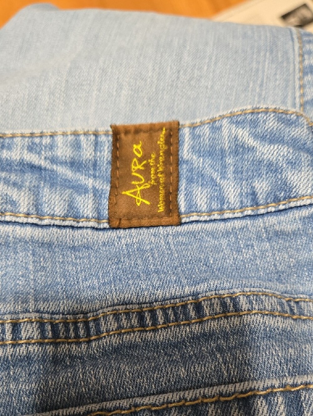 Wrangler Aura Light Blue Denim Jeans - Picture 5 of 9
